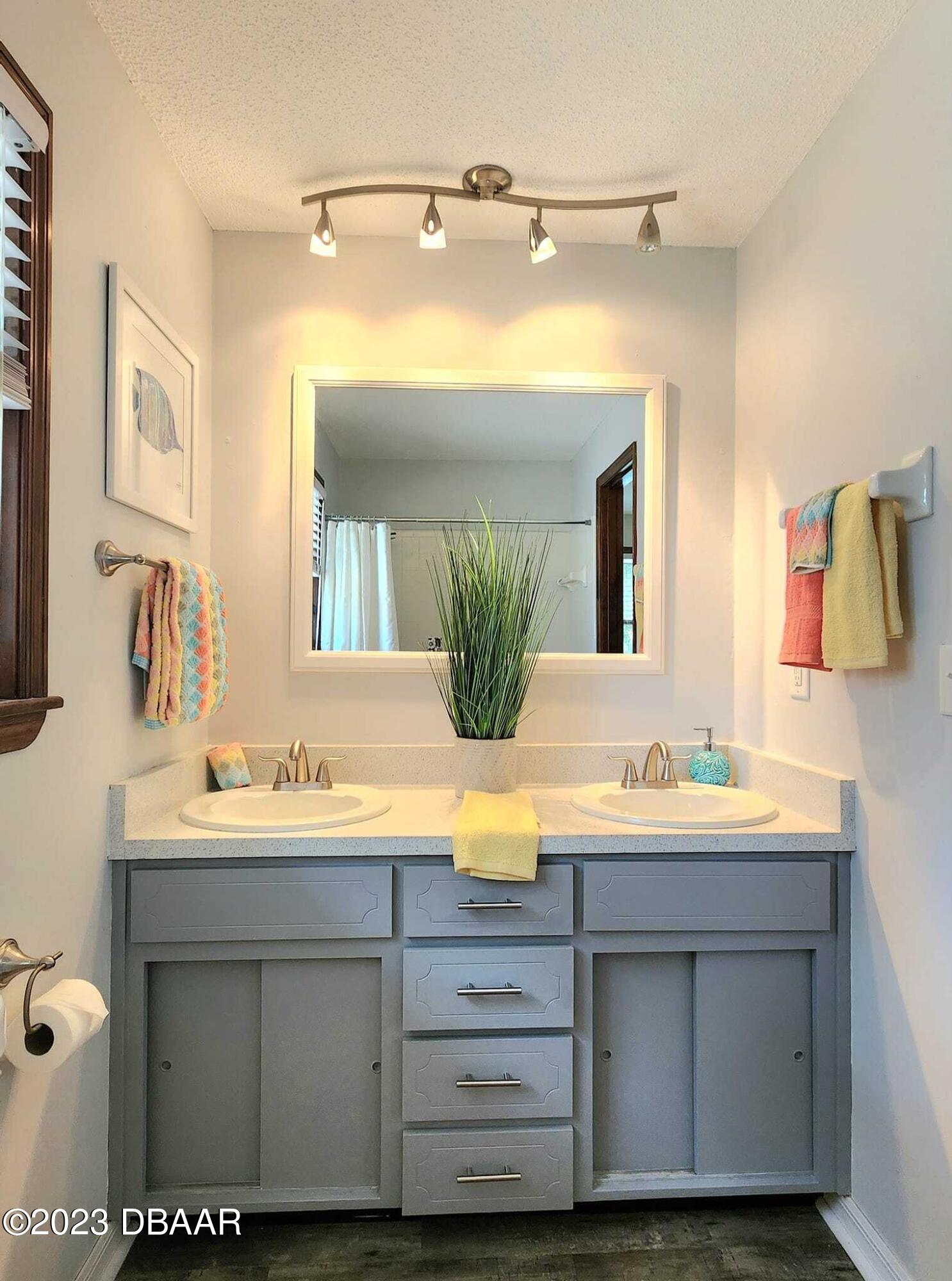 1519 North Beach Street Ormond Beach, FL 32174 - Photo 35 of 92 guest bath