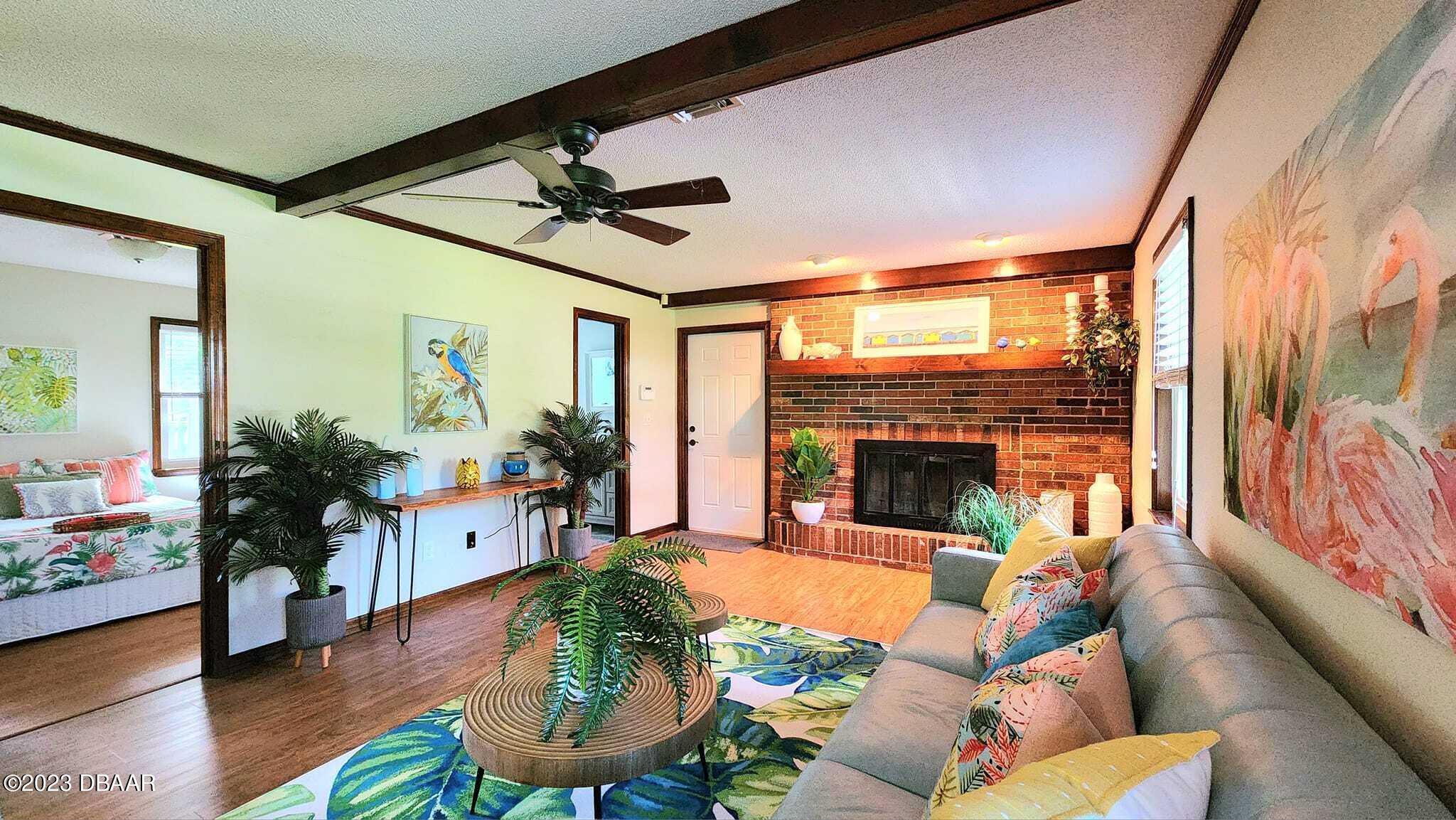 1519 North Beach Street Ormond Beach, FL 32174 - Photo 6 of 92 Living Room