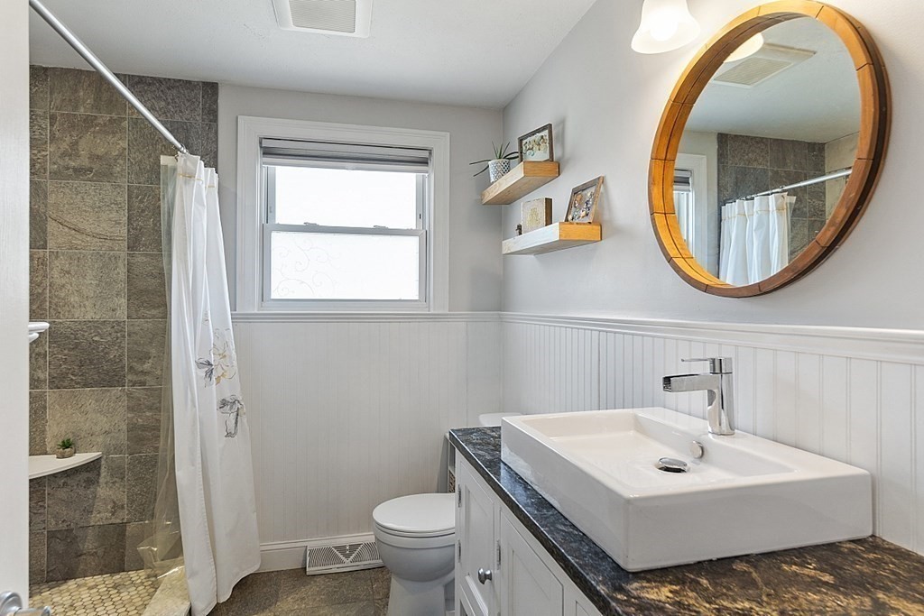 70 Raymond Road Marlborough, MA 01752 - Photo 14 of 20 Gallery Image 14