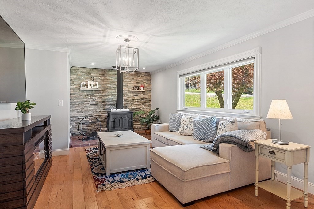 70 Raymond Road Marlborough, MA 01752 - Photo 9 of 20 Gallery Image 9