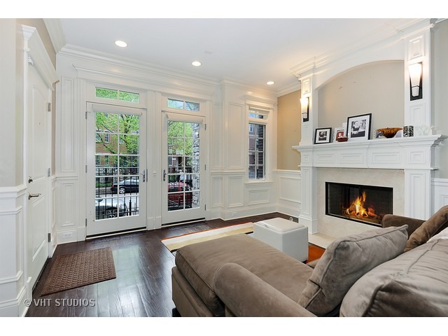 3239 North Seminary Avenue, Unit 1 Chicago, IL 60657 - Photo 2 of 23