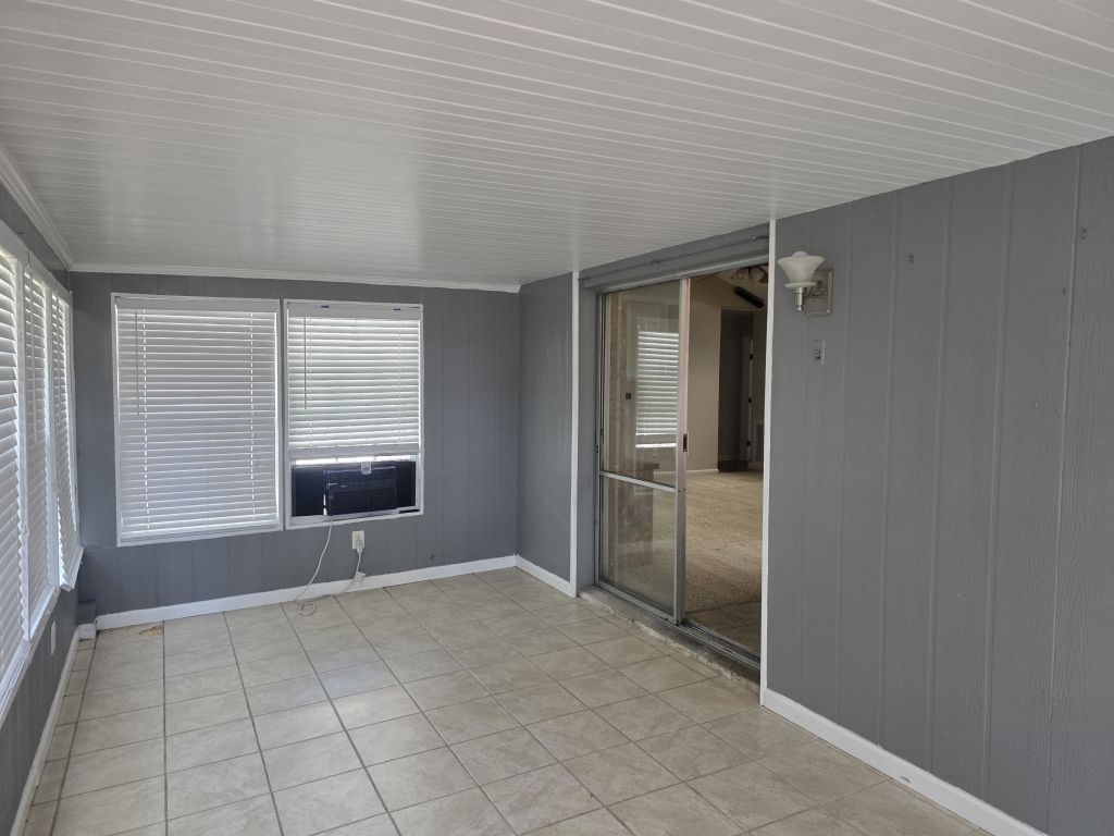 13600 Farm To Market Road 1314 Conroe, TX 77302 - Photo 15 of 26 an empty room with windows