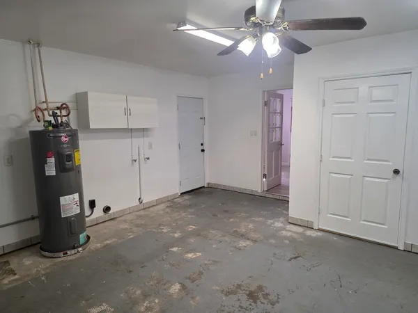 $2,500 | 13600 Farm To Market Road 1314, Conroe, TX 77302