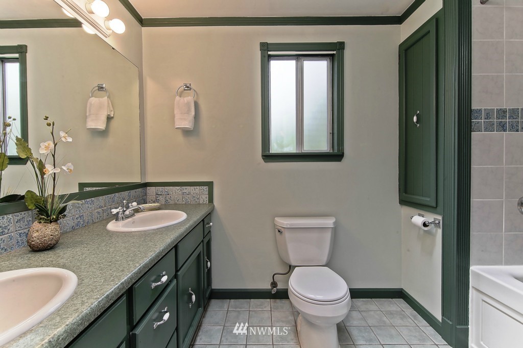 22505 61st Avenue Southeast Bothell, WA 98021 - Photo 9 of 17
