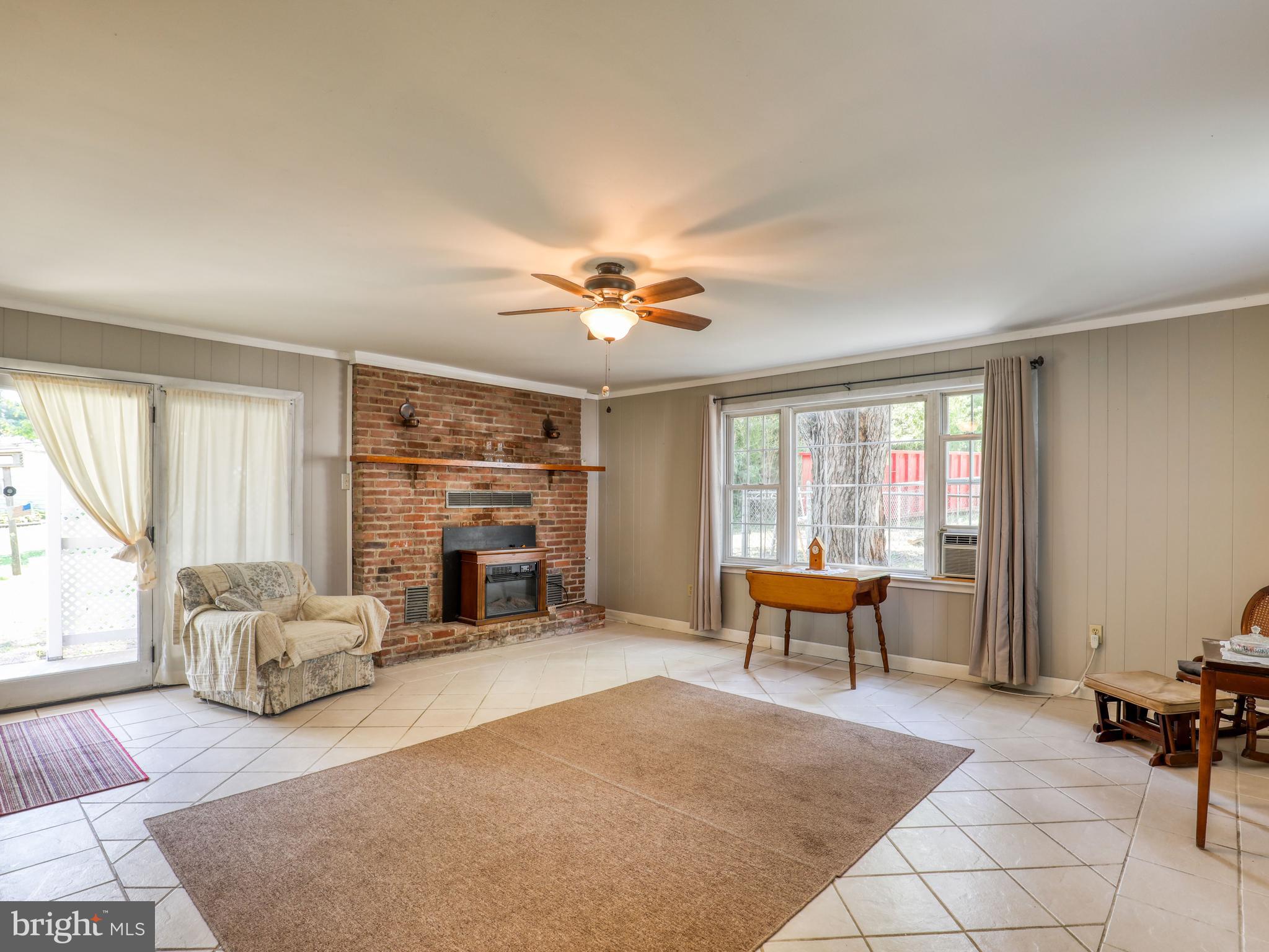 836 Jordan Springs Road Stephenson, VA 22656 - Photo 5 of 22 Family room