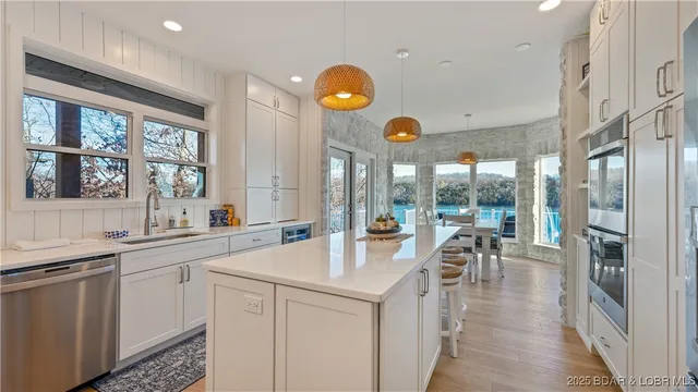 $2,300,000 | 2858 Big Island Drive, Roach, MO 65787