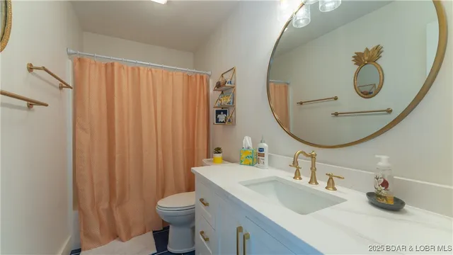 $2,300,000 | 2858 Big Island Drive, Roach, MO 65787