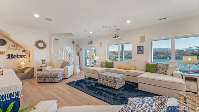 $2,300,000 | 2858 Big Island Drive, Roach, MO 65787