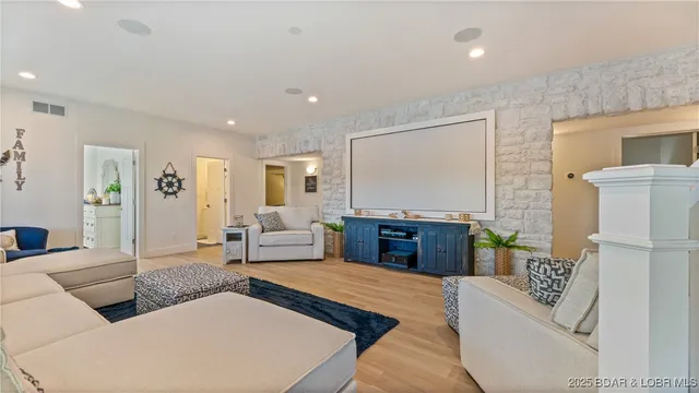 $2,300,000 | 2858 Big Island Drive, Roach, MO 65787