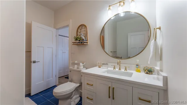 $2,300,000 | 2858 Big Island Drive, Roach, MO 65787