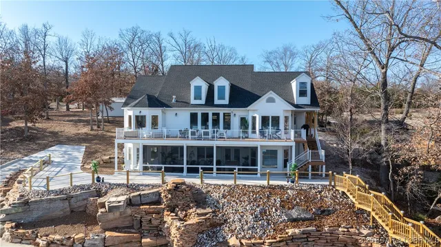 $2,300,000 | 2858 Big Island Drive, Roach, MO 65787