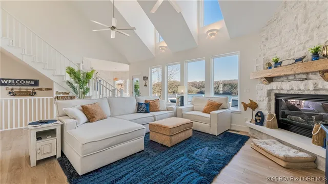 $2,300,000 | 2858 Big Island Drive, Roach, MO 65787