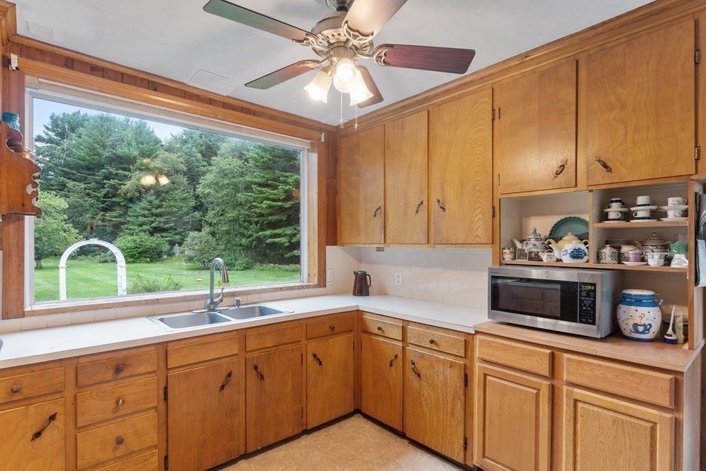 247 Littleton County Road Harvard, MA 01451 - Photo 16 of 41