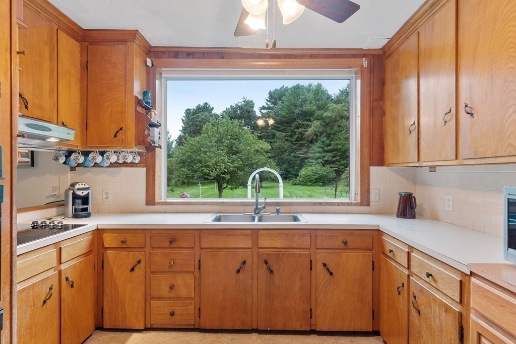 247 Littleton County Road Harvard, MA 01451 - Photo 18 of 41