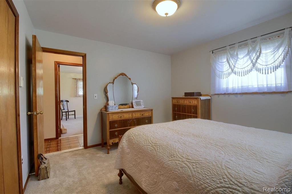 48969 Callens Road Chesterfield, MI 48047 - Photo 18 of 34