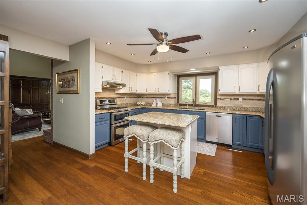 1553 Ridge Road Wildwood, MO 63021 - Photo 18 of 68