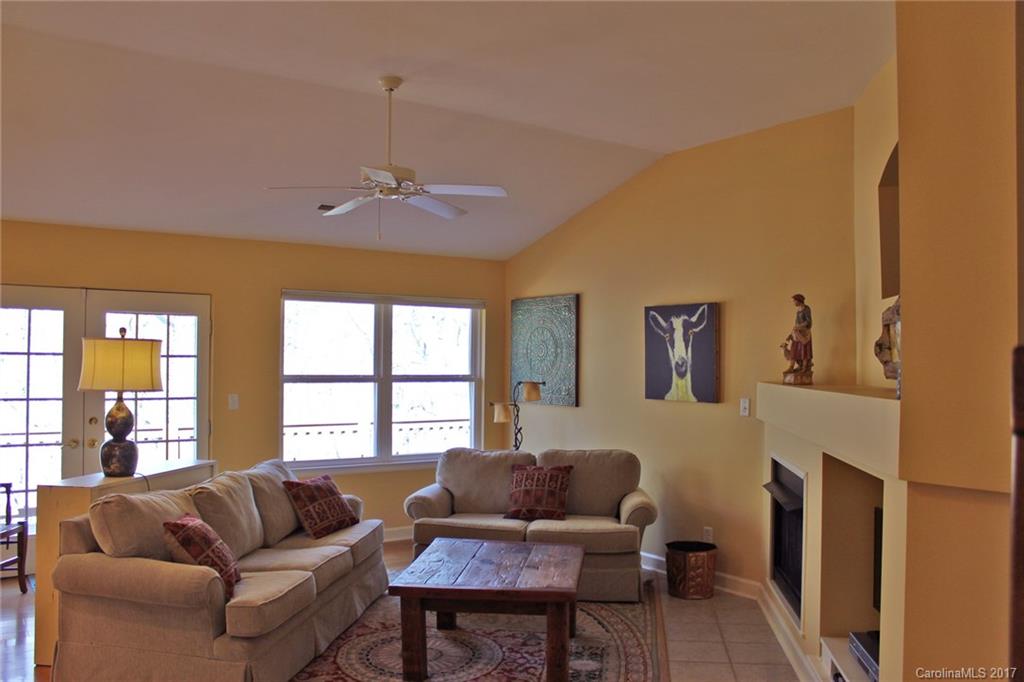 99 Ridgetop Circle, Unit 302 Brevard, NC 28712 - Photo 2 of 21 Gallery Image 2