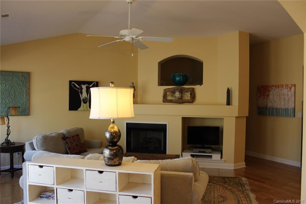 99 Ridgetop Circle, Unit 302 Brevard, NC 28712 - Photo 3 of 21 Gallery Image 3