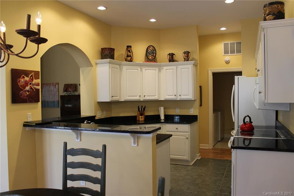 99 Ridgetop Circle, Unit 302 Brevard, NC 28712 - Photo 5 of 21 Gallery Image 5