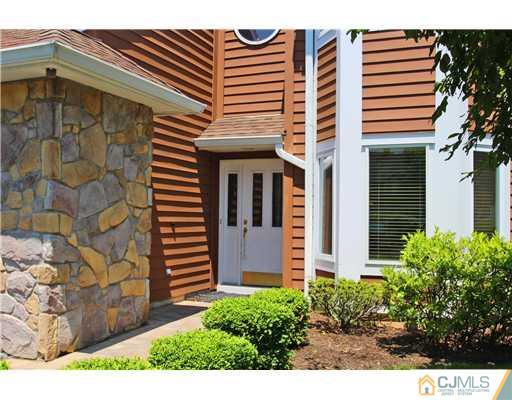 118 Coppertree Court Edison, NJ 08820 - Photo 2 of 25