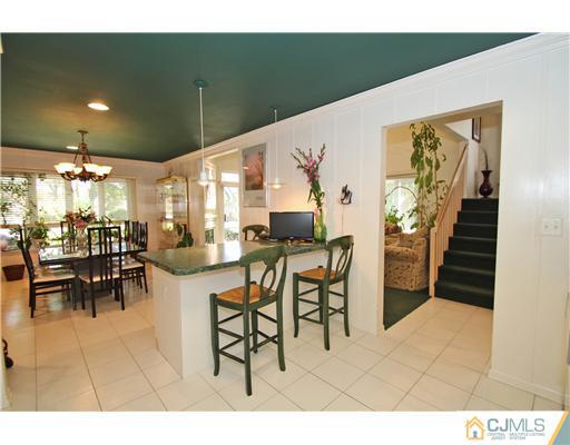 118 Coppertree Court Edison, NJ 08820 - Photo 12 of 25