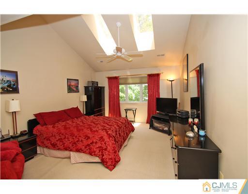 118 Coppertree Court Edison, NJ 08820 - Photo 14 of 25