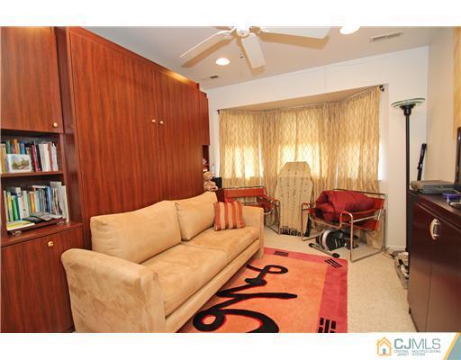 118 Coppertree Court Edison, NJ 08820 - Photo 17 of 25