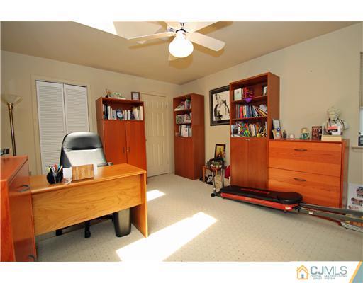 118 Coppertree Court Edison, NJ 08820 - Photo 21 of 25