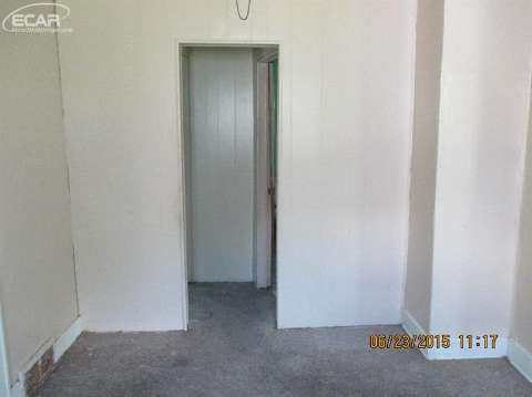 1590 Eberly Road Flint, MI 48532 - Photo 11 of 24 20442068-10.JPG