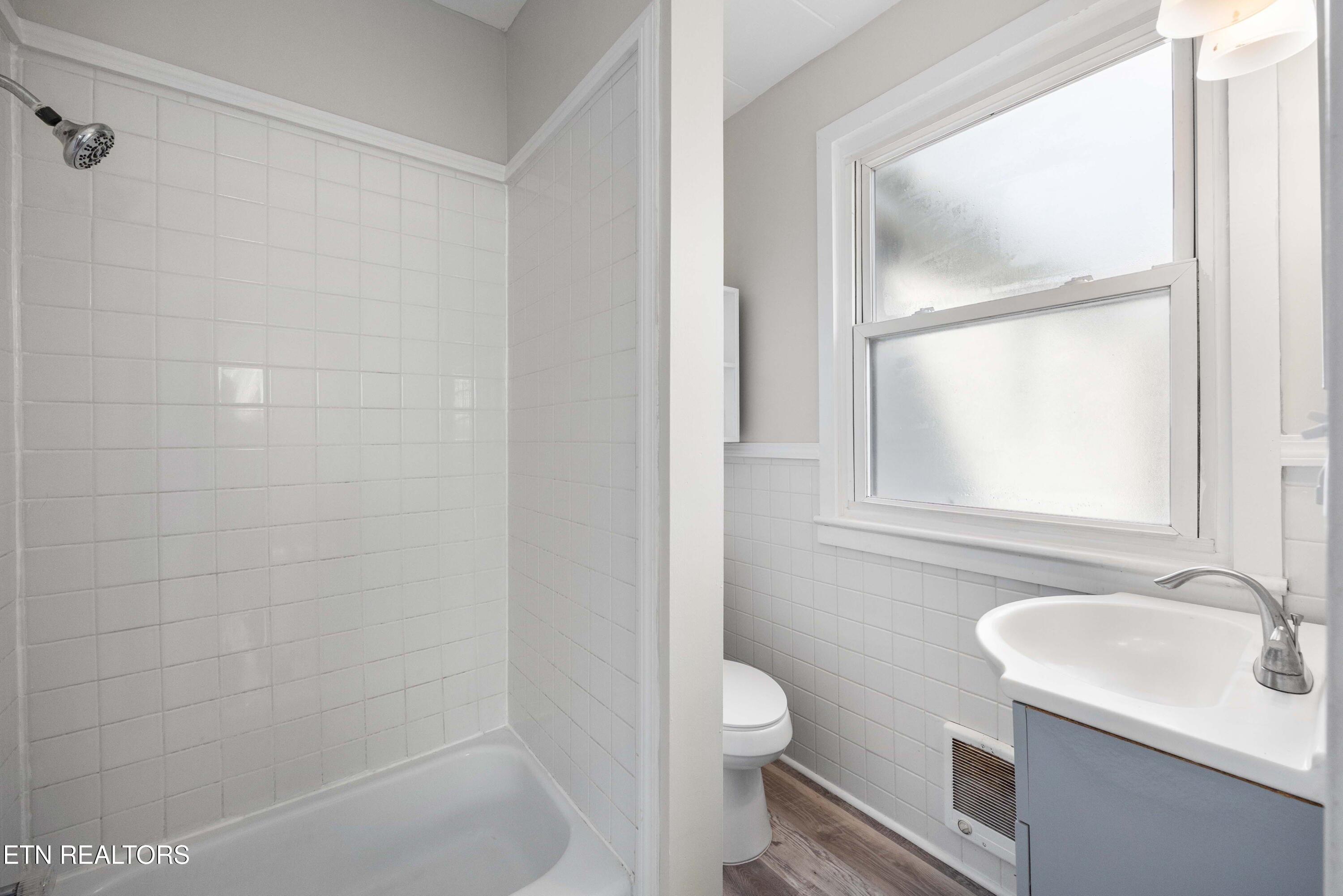 466 Hidden Valley Road Clinton, TN 37716 - Photo 11 of 31 5G4A5115