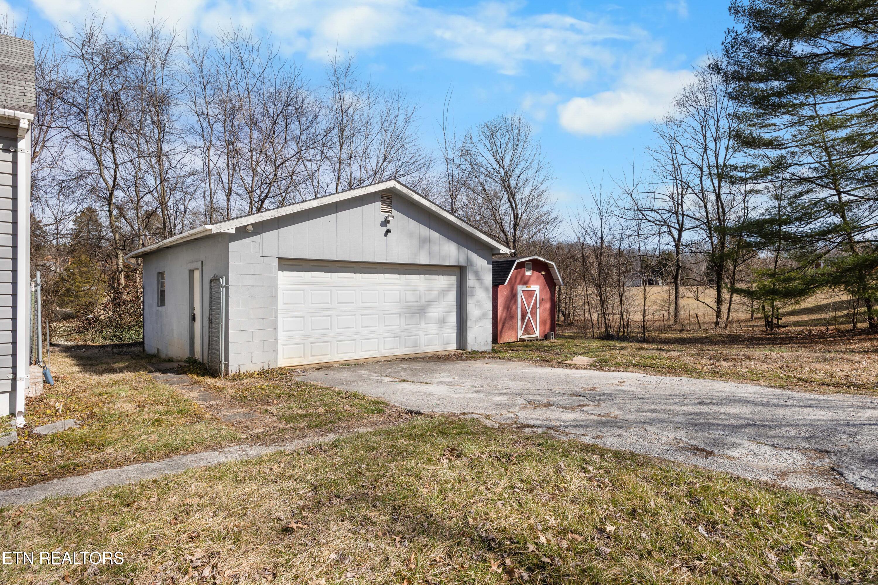 466 Hidden Valley Road Clinton, TN 37716 - Photo 20 of 31 5G4A5186