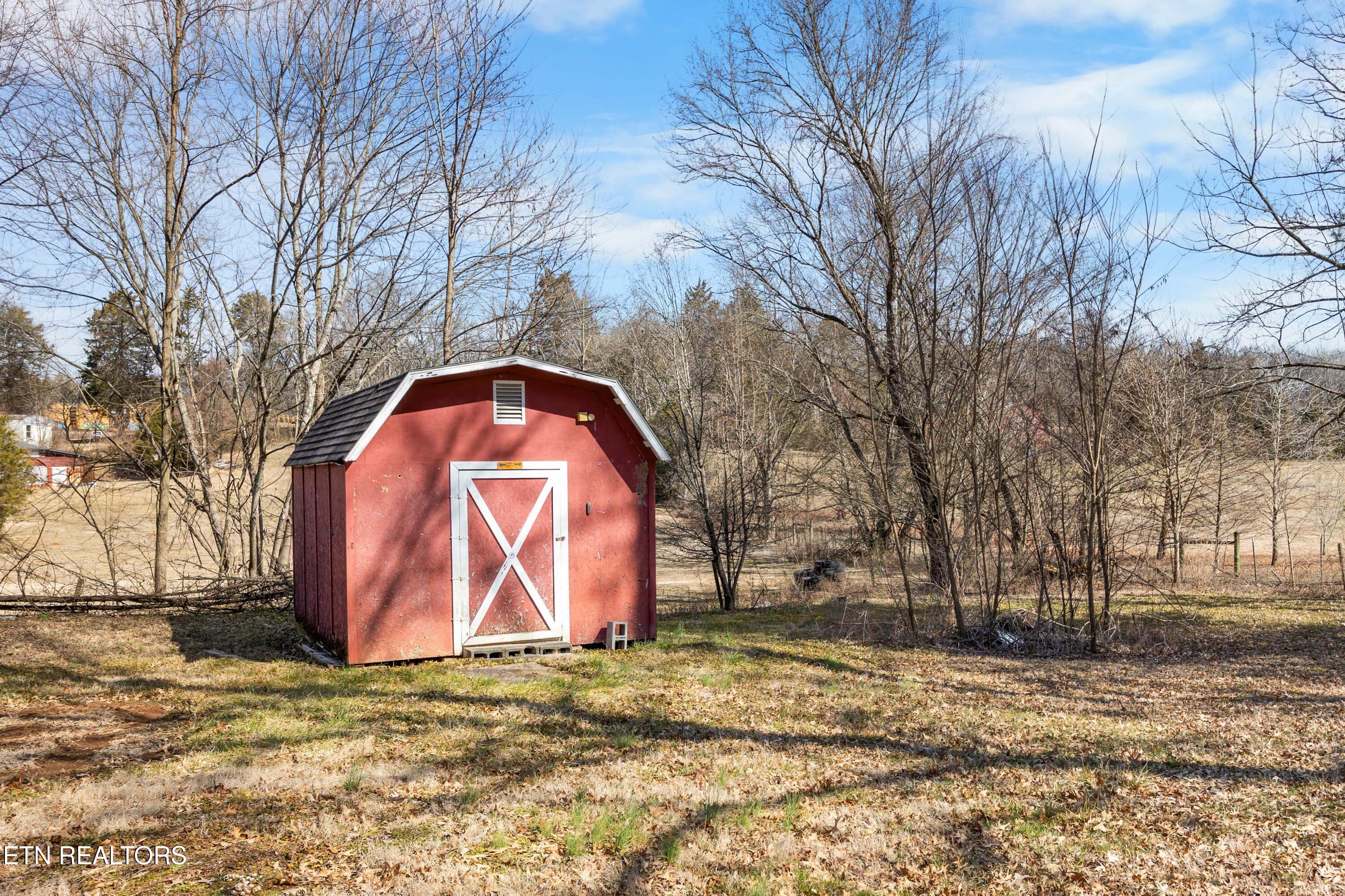 466 Hidden Valley Road Clinton, TN 37716 - Photo 21 of 31 5G4A5192