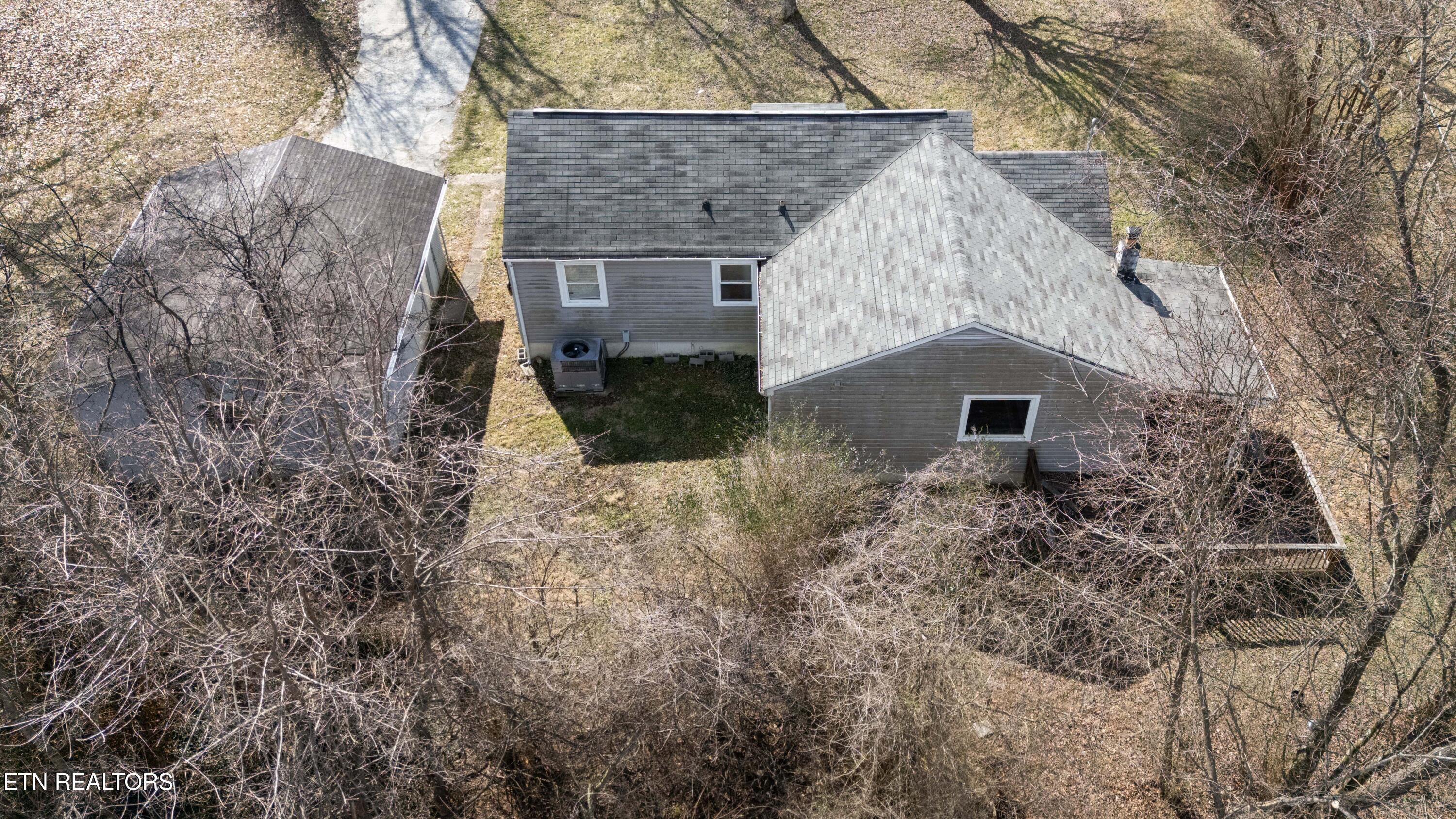 466 Hidden Valley Road Clinton, TN 37716 - Photo 26 of 31 DJI_20260217122130_0020_D