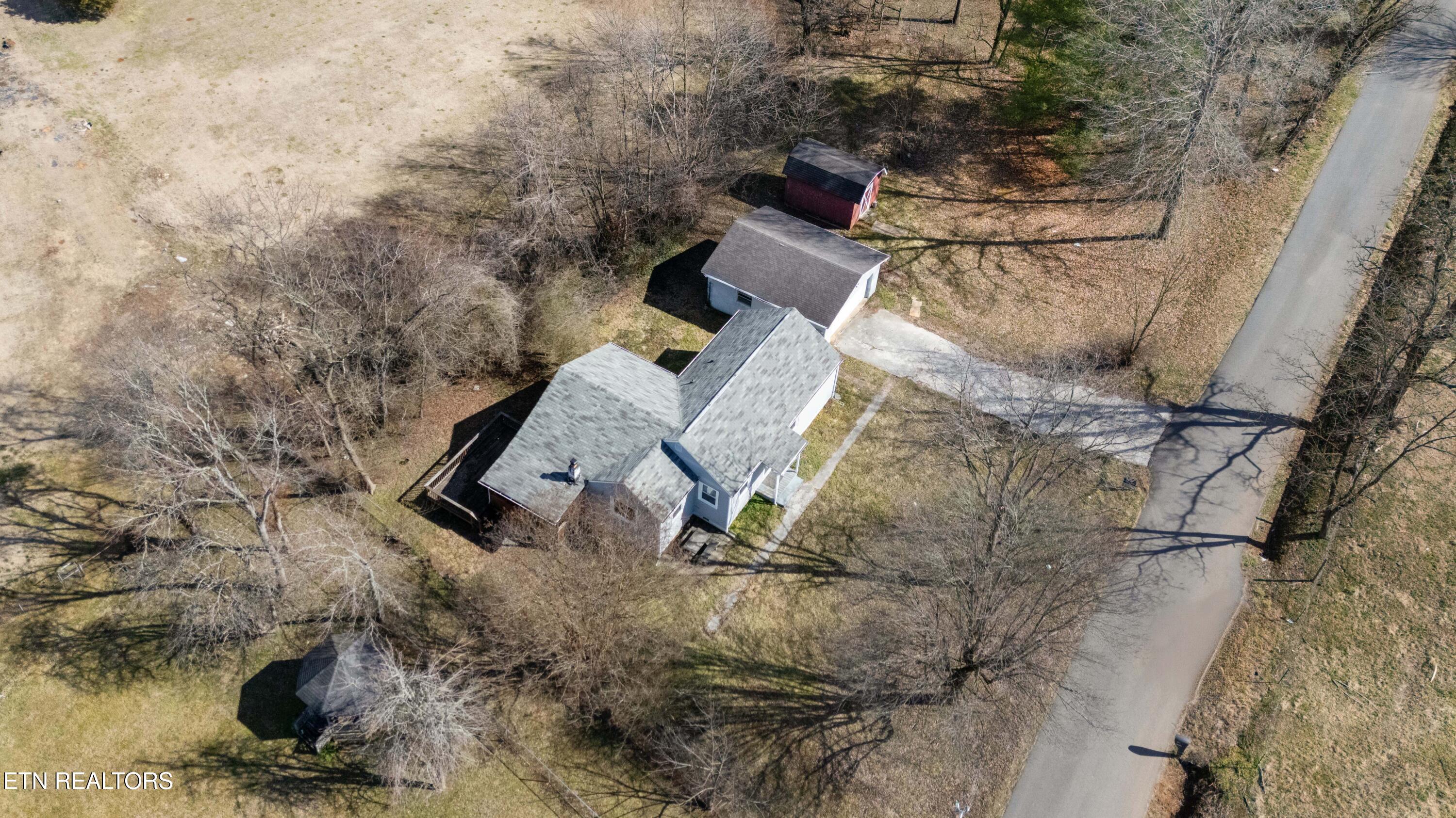 466 Hidden Valley Road Clinton, TN 37716 - Photo 28 of 31 DJI_20260217122258_0026_D