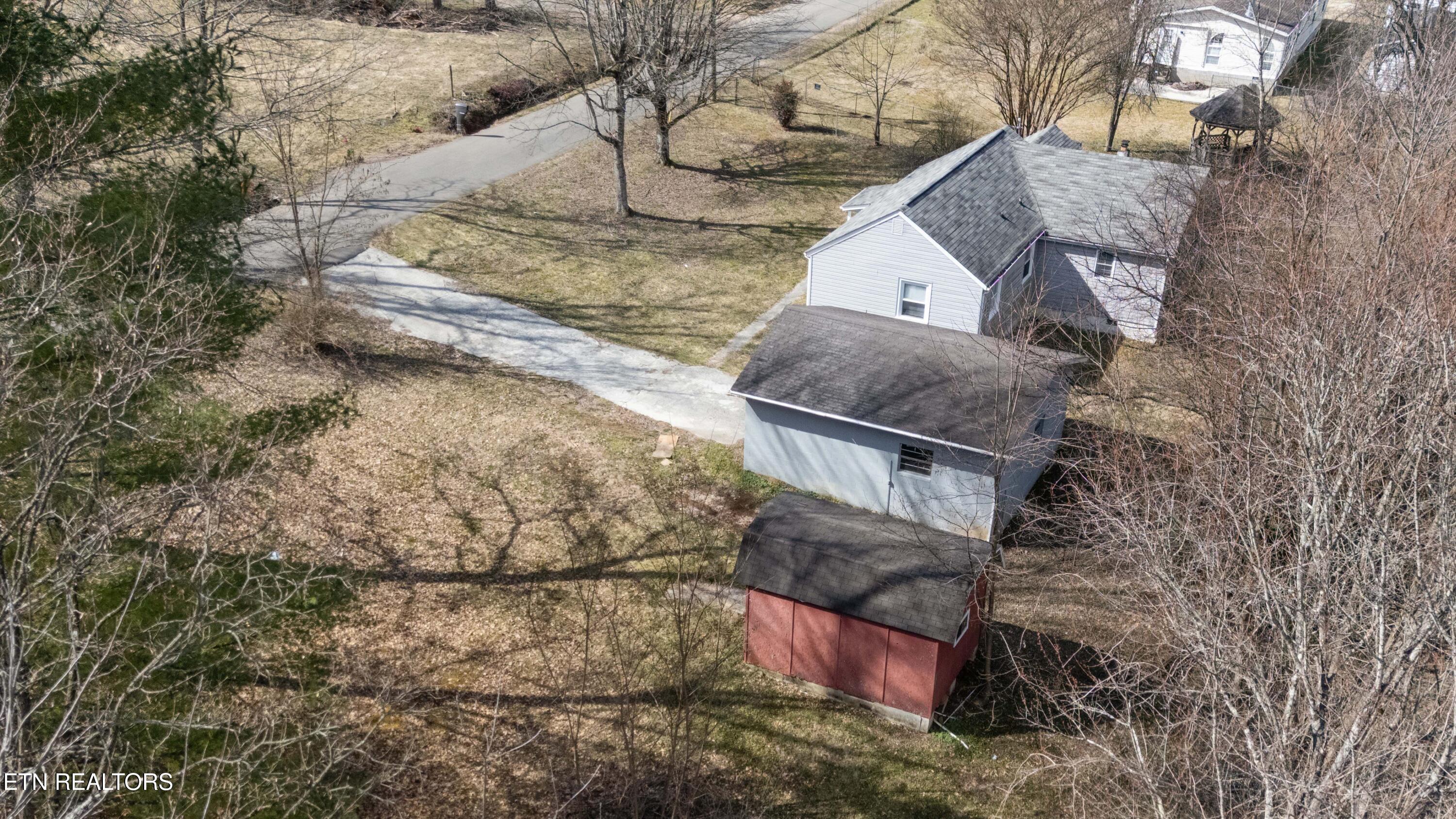 466 Hidden Valley Road Clinton, TN 37716 - Photo 29 of 31 DJI_20260217122413_0029_D