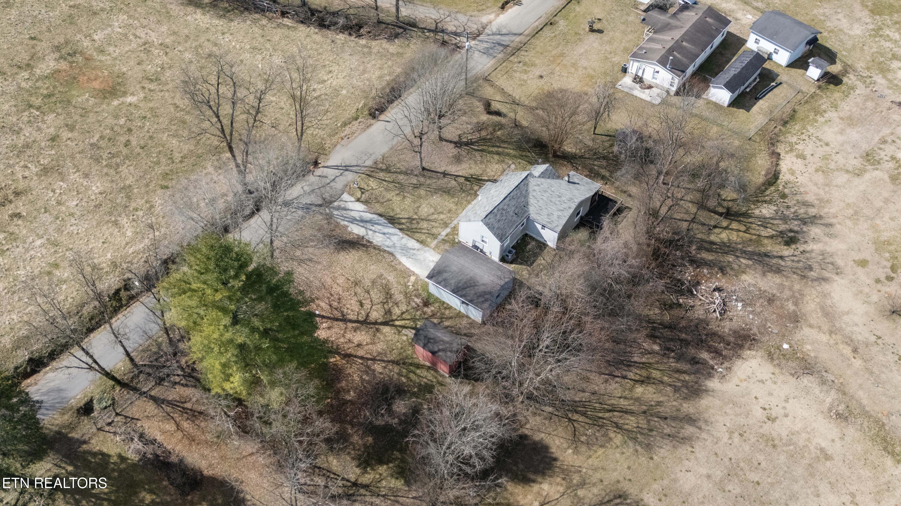466 Hidden Valley Road Clinton, TN 37716 - Photo 30 of 31 DJI_20260217122504_0032_D