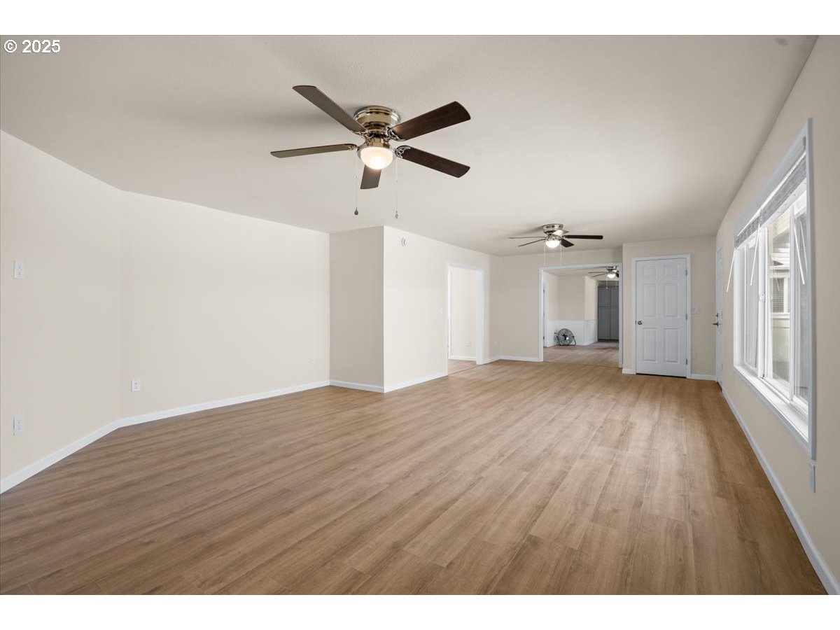 181 Oak Hollow Road Riddle, OR 97469 - Photo 12 of 27