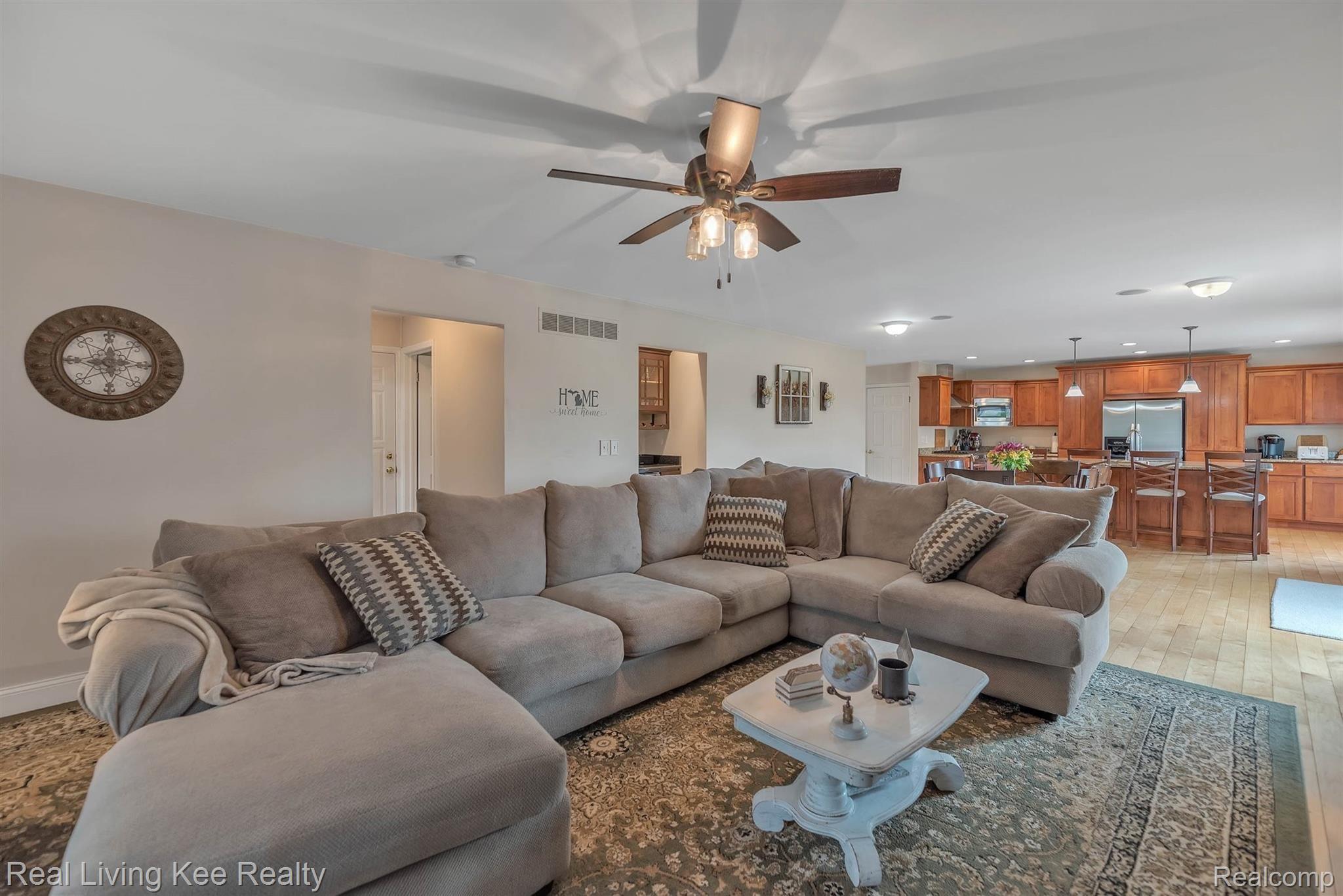 1175 Greenleaf Drive Rochester, MI 48309 - Photo 14 of 47 20-1175 Greenleaf Dr-WindowStill-Real-Estate-Photography-20.jpg