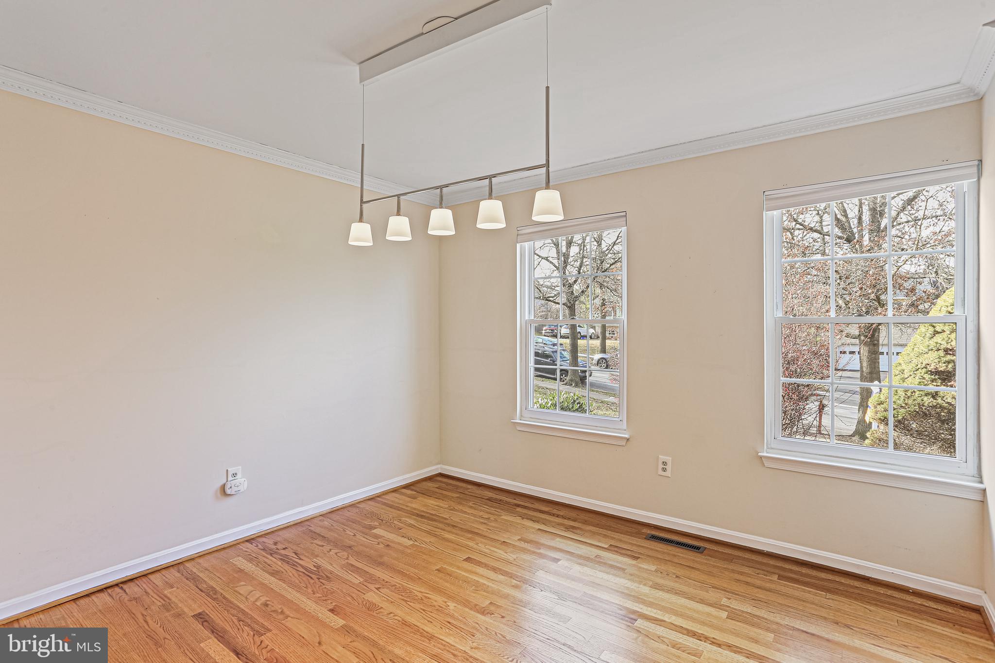 8638 Bali Road Ellicott City, MD 21043 - Photo 8 of 38 Dining Room