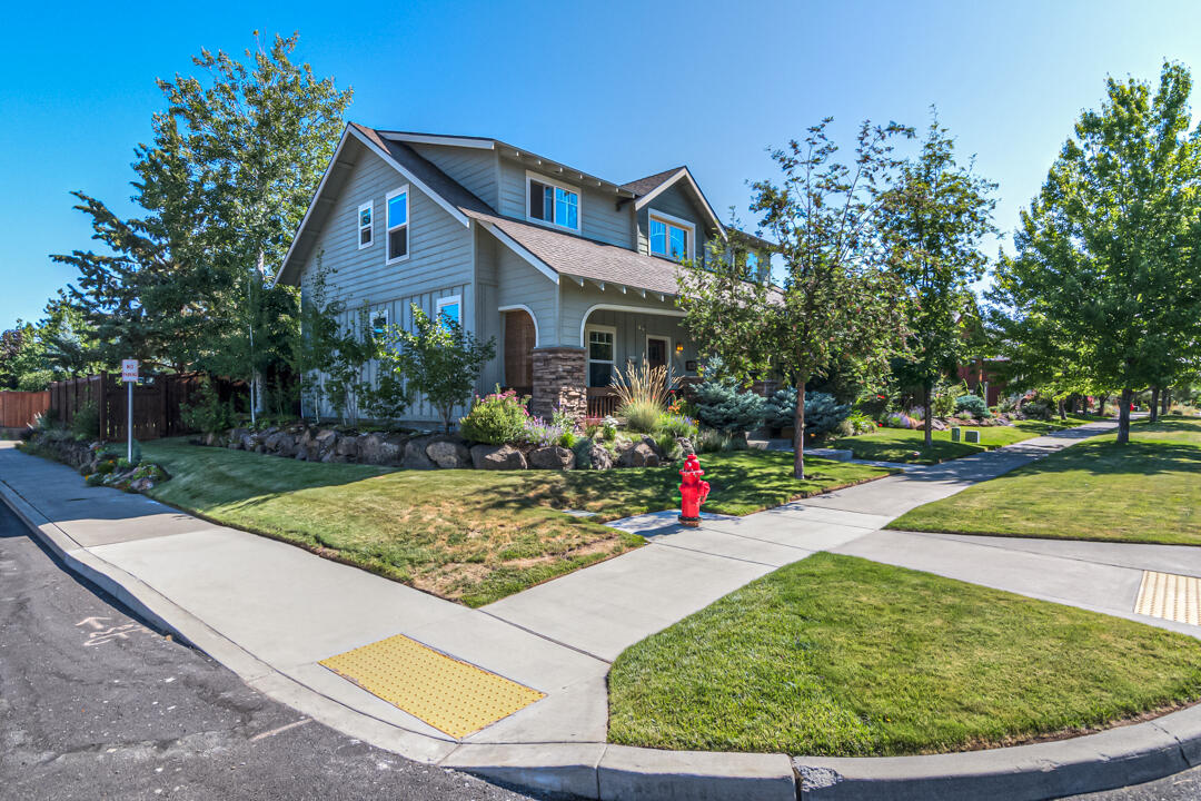 20256 Halfway Road Bend, OR 97703 - Photo 2 of 34 2_front