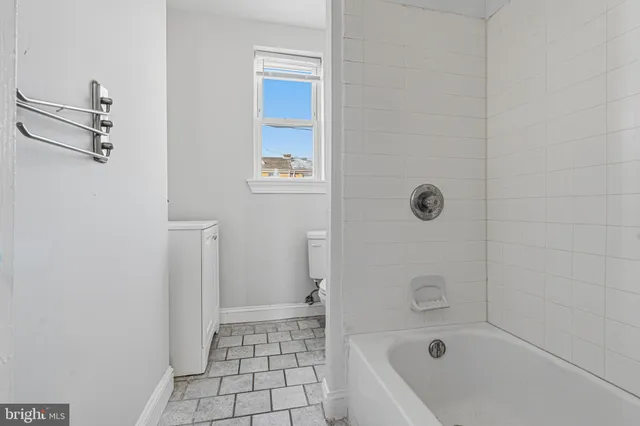 $1,900 | 3312 Parklawn Avenue, Baltimore, MD 21213