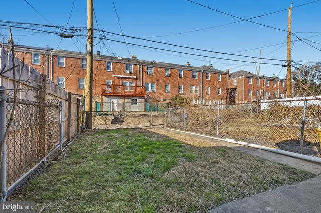 $1,900 | 3312 Parklawn Avenue, Baltimore, MD 21213
