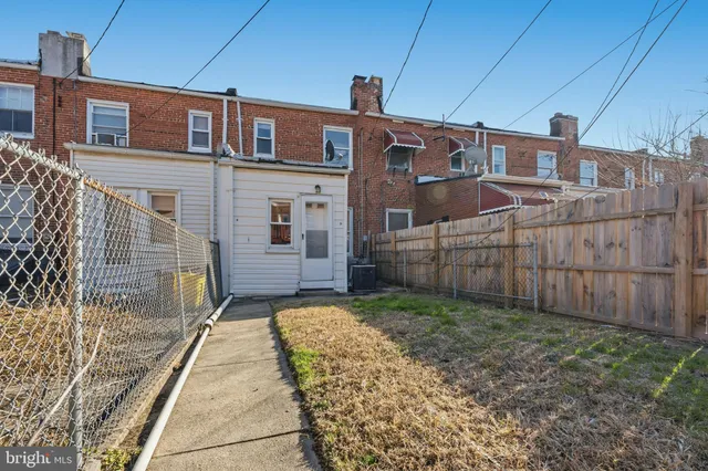 $1,900 | 3312 Parklawn Avenue, Baltimore, MD 21213