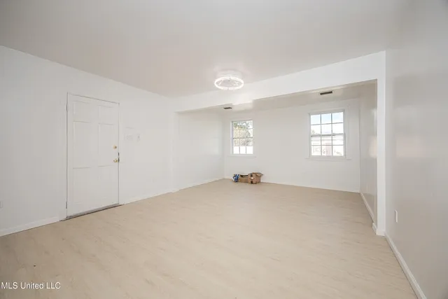 $1,500 | 802 School Avenue, Pascagoula, MS 39567