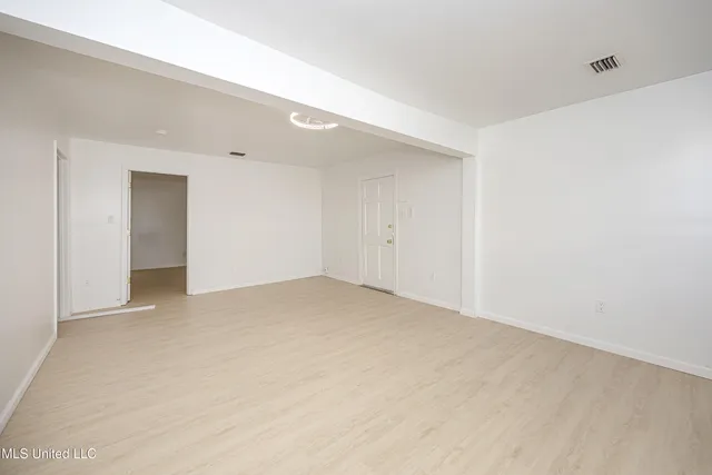 $1,500 | 802 School Avenue, Pascagoula, MS 39567