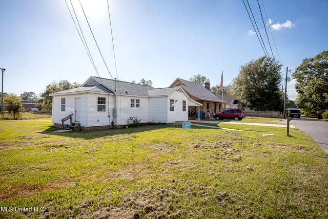 $1,500 | 802 School Avenue, Pascagoula, MS 39567