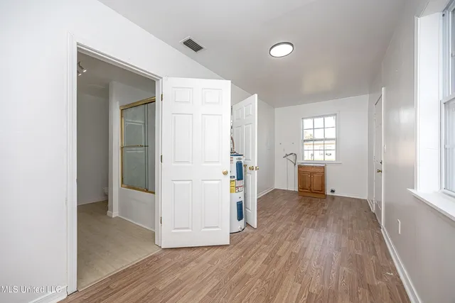 $1,500 | 802 School Avenue, Pascagoula, MS 39567