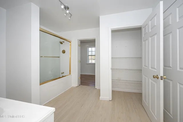 $1,500 | 802 School Avenue, Pascagoula, MS 39567