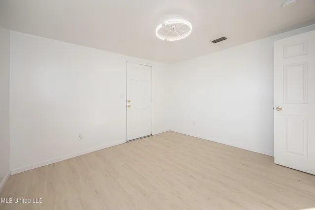 $1,500 | 802 School Avenue, Pascagoula, MS 39567