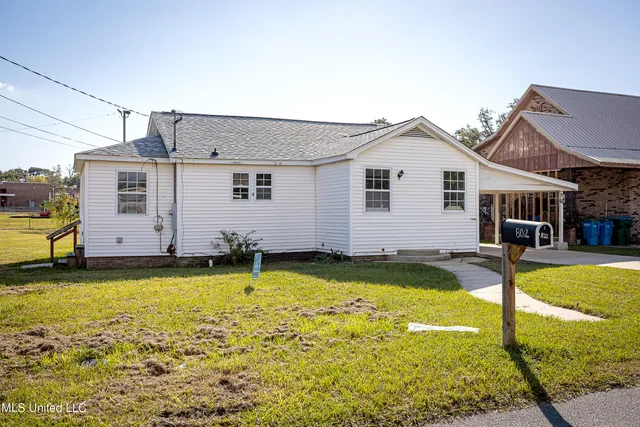 $1,500 | 802 School Avenue, Pascagoula, MS 39567